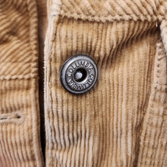 Columbia Tan and Cream Jean Jacket Rugged Design. Excellent Condition. - Picture 4 of 7